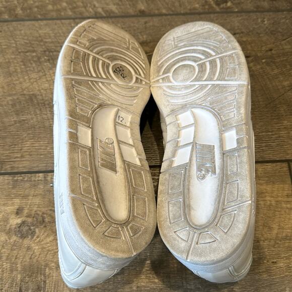 Disney Christmas 2025 Lil Rin Rin Plush Badge Red New